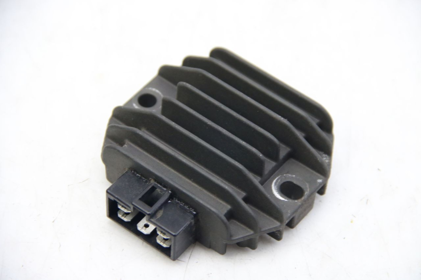 photo de REGOLATORE DI CARICA PIAGGIO MP3 125 (2006 - 2014) - Vista principale