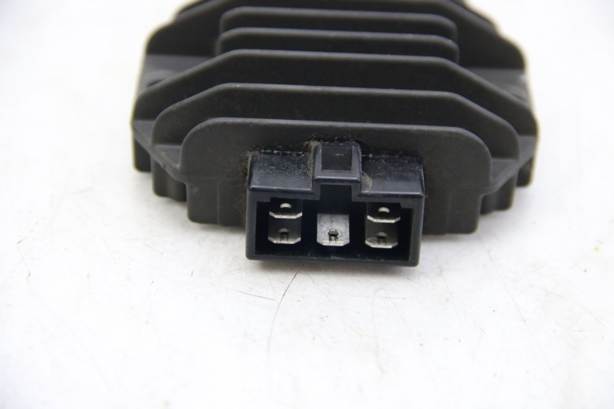 photo de REGOLATORE DI CARICA PIAGGIO MP3 125 (2006 - 2014) - Dettaglio del componente