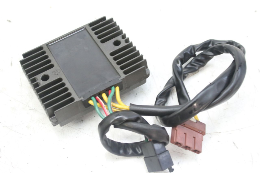 photo de REGOLATORE DI CARICA PIAGGIO MP3 RL 250 (2006 - 2010) - Dettaglio del componente