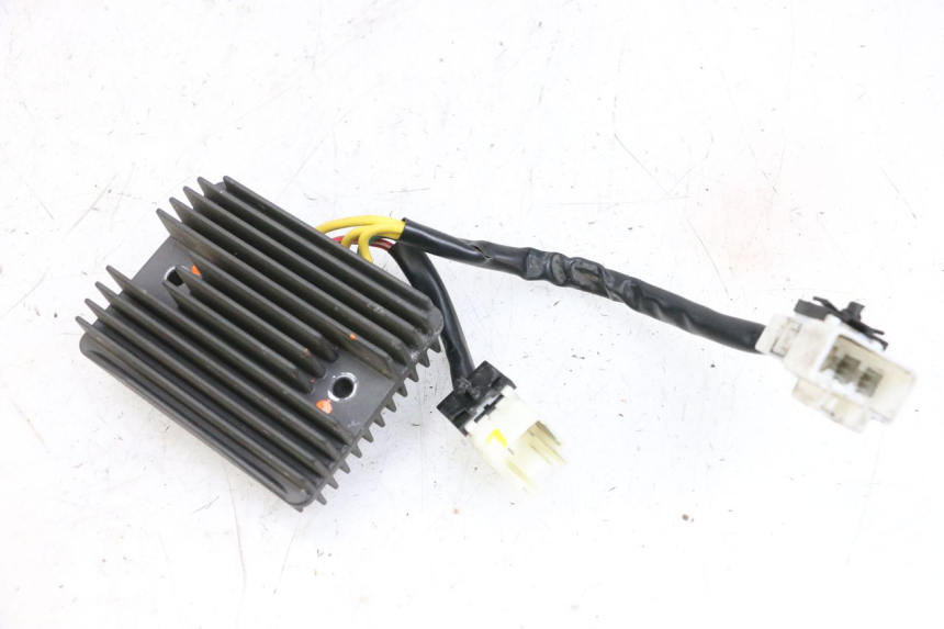 photo de REGOLATORE DI CARICA PIAGGIO MP3 500 (2014 - 2017) - Altra angolazione