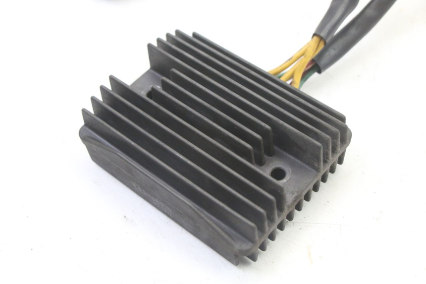 photo de REGOLATORE DI CARICA PIAGGIO MP3 500 (2011 - 2015) - Dettaglio del componente