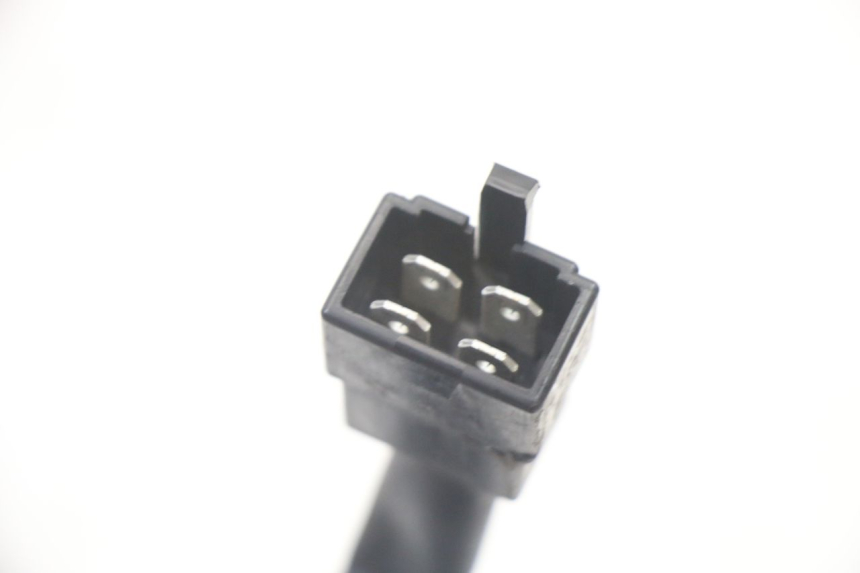 photo de REGOLATORE DI CARICA PIAGGIO MP3 500 (2011 - 2015) - Dettagli dei punti di fissaggio