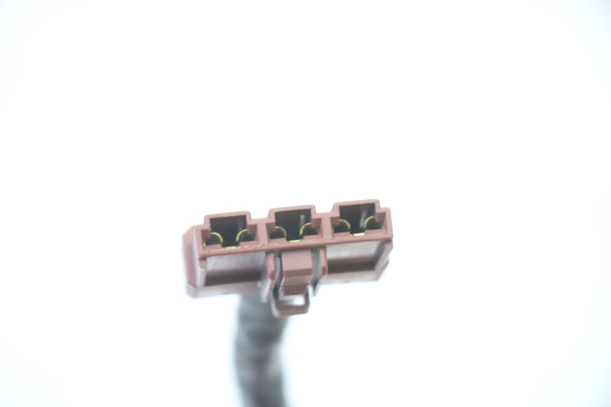 photo de REGOLATORE DI CARICA PIAGGIO MP3 RL 250 (2006 - 2010) - Dettagli dei punti di fissaggio