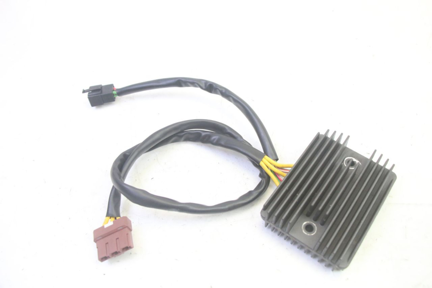 photo de REGOLATORE DI CARICA PIAGGIO MP3 RL 250 (2006 - 2010) - Vista principale