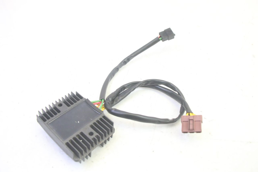 photo de REGOLATORE DI CARICA PIAGGIO MP3 RL 250 (2006 - 2010) - Altra angolazione