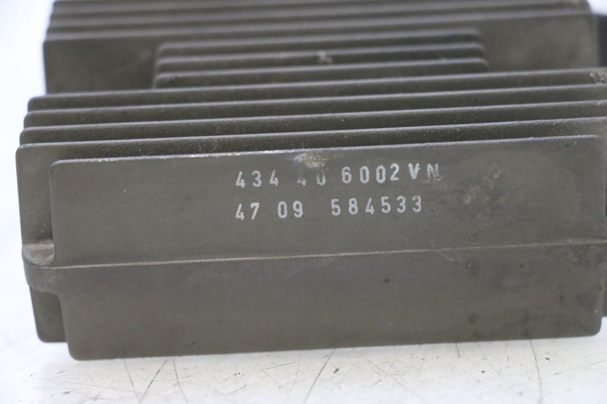 photo de REGOLATORE DI CARICA PIAGGIO MP3 RL 250 (2006 - 2010) - Dettaglio del componente