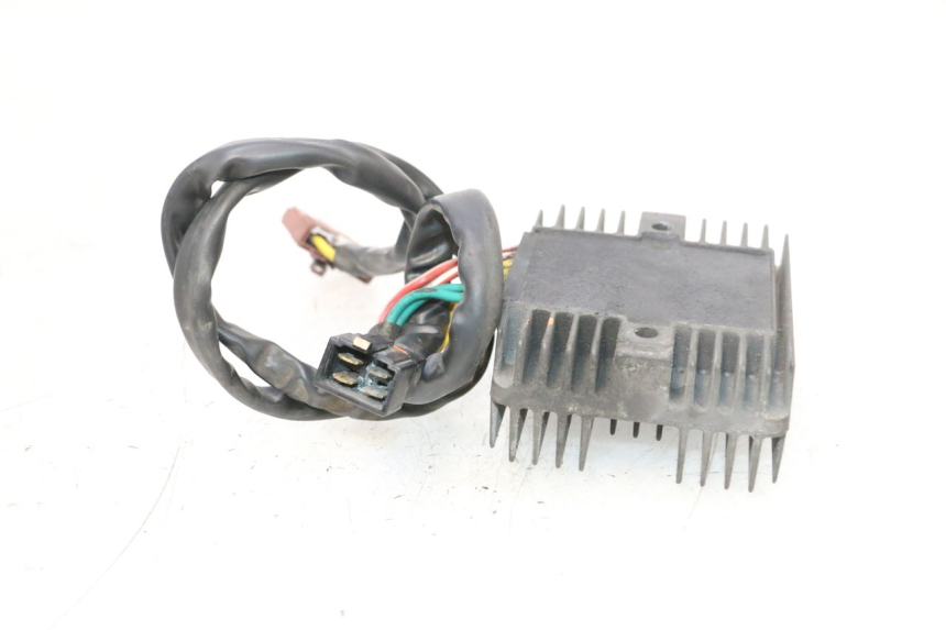photo de REGOLATORE DI CARICA PIAGGIO MP3 RL 250 (2006 - 2010) - Altra angolazione