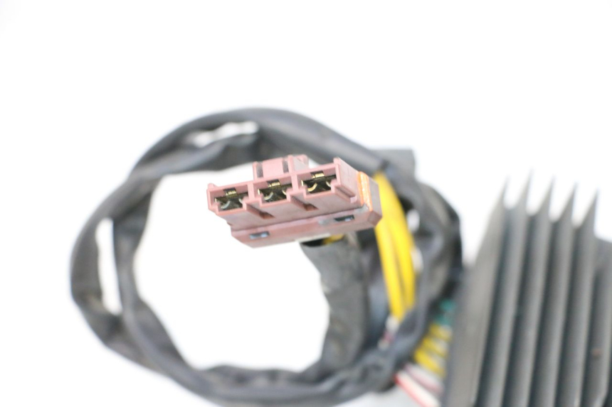 photo de REGOLATORE DI CARICA PIAGGIO MP3 RL 250 (2006 - 2010) - Stato della superficie e materiale