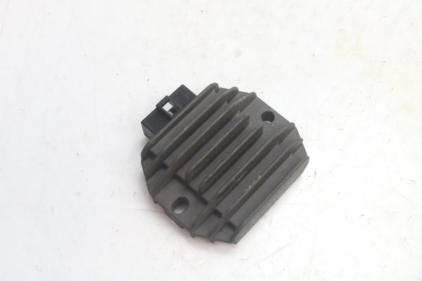 photo de REGOLATORE DI CARICA PIAGGIO MP3 125 (2006 - 2014) - Dettaglio del componente