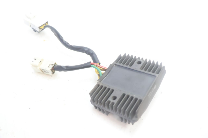photo de REGOLATORE PIAGGIO MP3 500 (2016 - 2018) - Altra angolazione