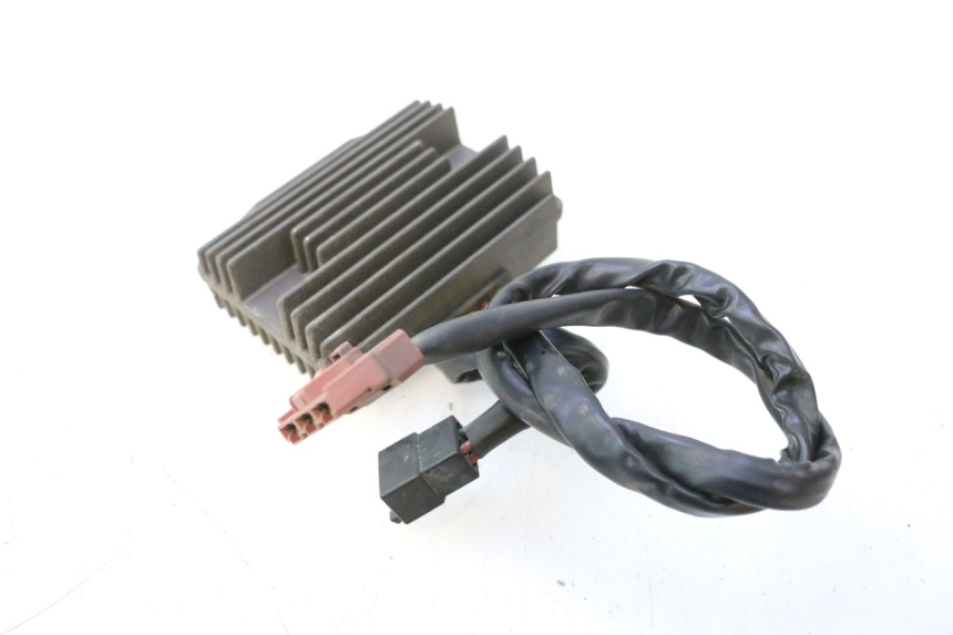 photo de REGOLATORE DI CARICA PIAGGIO MP3 500 (2011 - 2015) - Dettaglio del componente