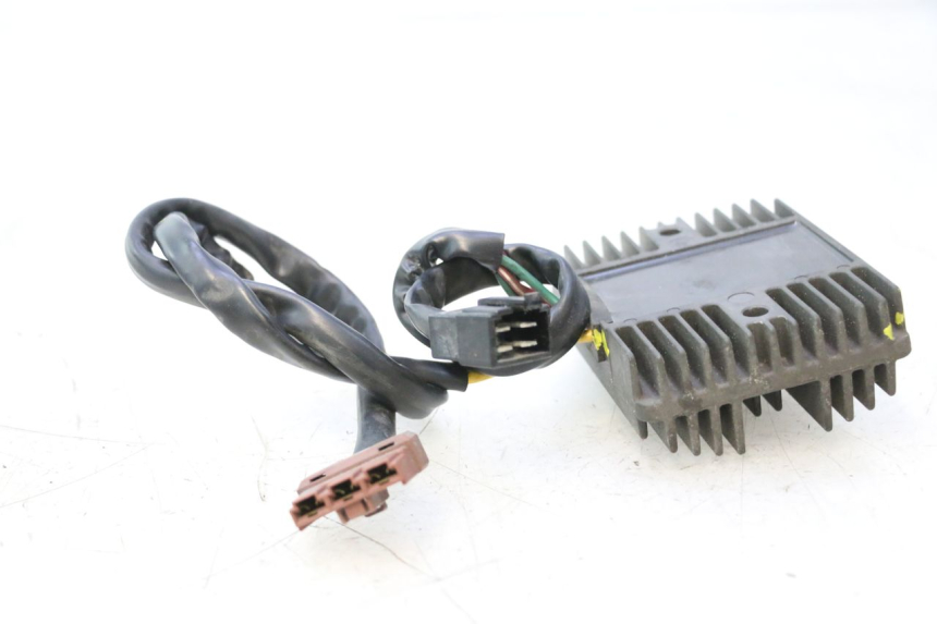 photo de REGOLATORE DI CARICA PIAGGIO MP3 500 (2011 - 2015) - Primo piano tecnico