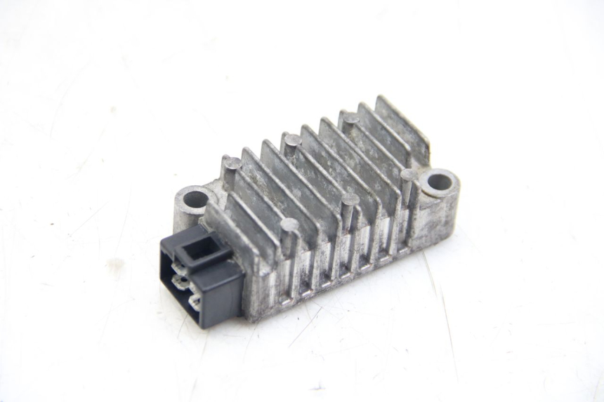 photo de REGOLATORE DI CARICA YAMAHA MT ABS 125 (2014 - 2018) - Vista principale