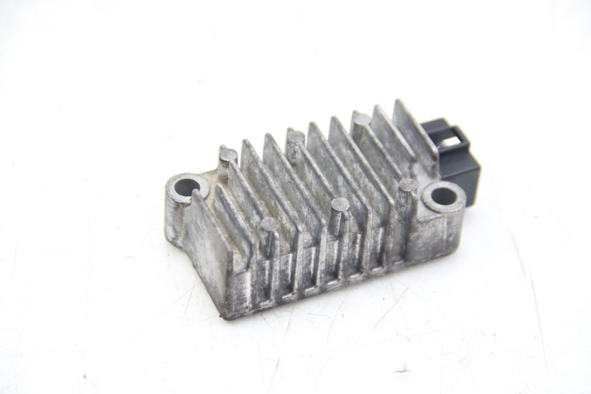 photo de REGOLATORE DI CARICA YAMAHA MT ABS 125 (2014 - 2018) - Primo piano tecnico