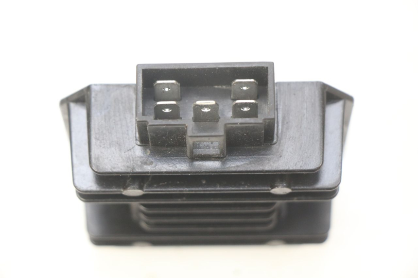 photo de REGOLATORE DI CARICA YAMAHA N-MAX NMAX 125 (2017 - 2020) - Dettaglio del componente