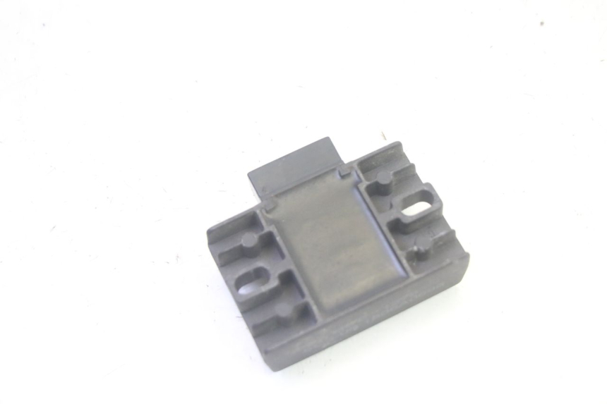 photo de REGOLATORE DI CARICA YAMAHA NEOS NEO'S 4T 50 (2008 - 2016) - Altra angolazione