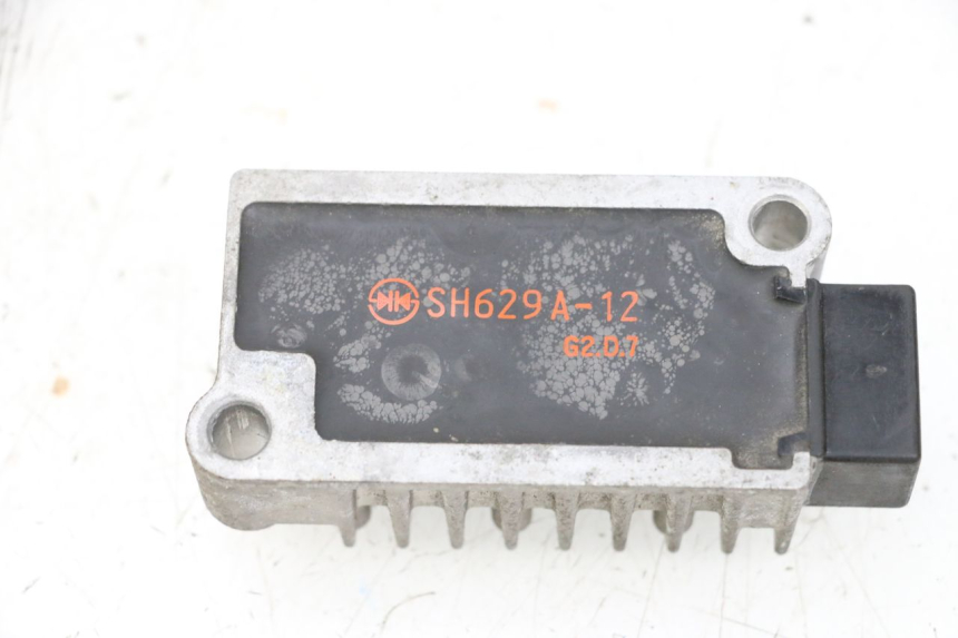 photo de REGOLATORE DI CARICA YAMAHA NEOS NEO'S 4T 50 (2008 - 2016) - Dettaglio del componente