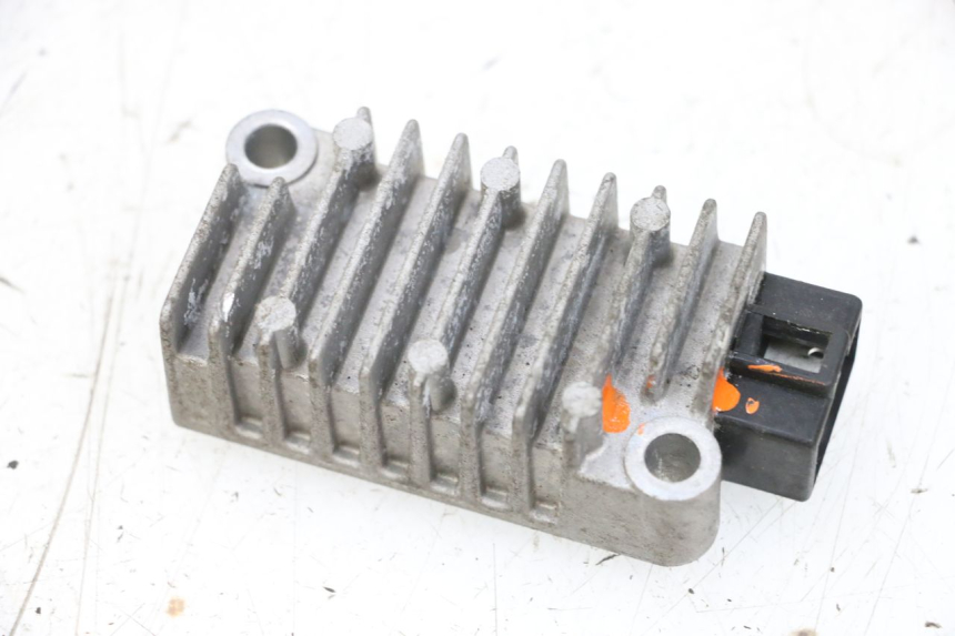 photo de REGOLATORE DI CARICA YAMAHA NEOS NEO'S 4T 50 (2008 - 2016) - Altra angolazione