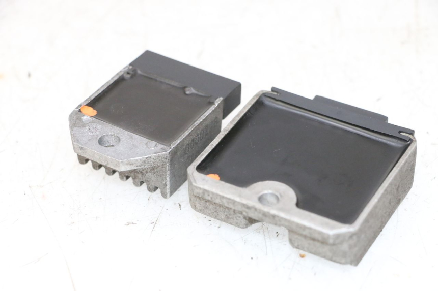 photo de REGOLATORE DI CARICA PIAGGIO NEW TYPHOON 50 (2018 - 2021) - Primo piano tecnico