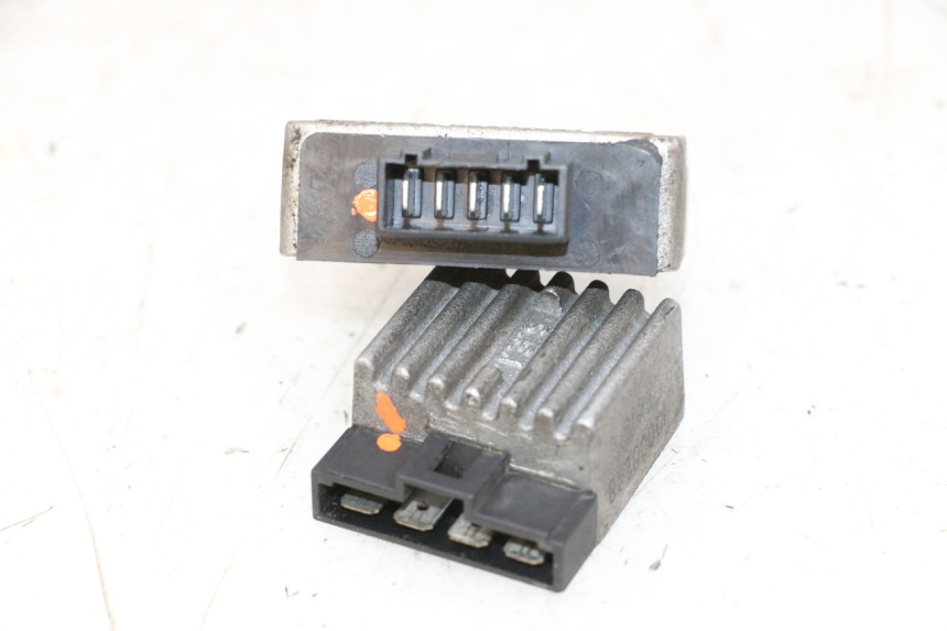 photo de REGOLATORE DI CARICA PIAGGIO NEW TYPHOON 50 (2018 - 2021) - Stato della superficie e materiale