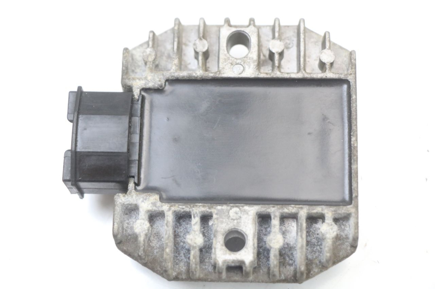 photo de REGOLATORE DI CARICA HONDA NHX LEAD 110 (2008 - 2010) - Primo piano tecnico