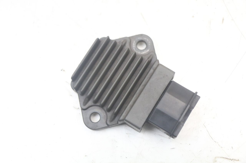 photo de REGOLATORE DI CARICA HONDA NTV DEAUVILLE 650 (1998 - 2001) - Vista principale