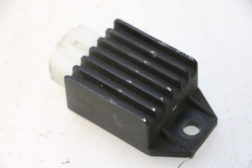 photo de REGOLATORE DI CARICA JM MOTORS OLDIES 4T 50 (2010 - 2020) - Primo piano tecnico