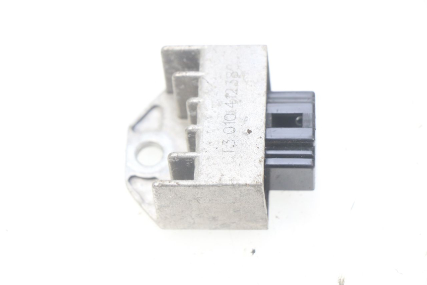 photo de REGOLATORE DI CARICA SYM ORBIT 2 4T 50 (2008 - 2017) - Altra angolazione