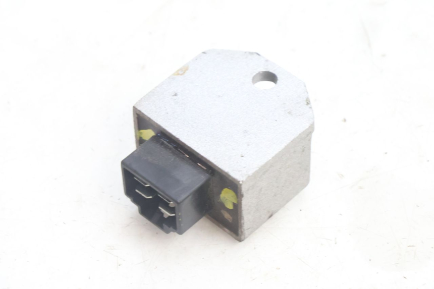 photo de REGOLATORE DI CARICA SYM ORBIT 2 4T 50 (2008 - 2017) - Dettaglio del componente