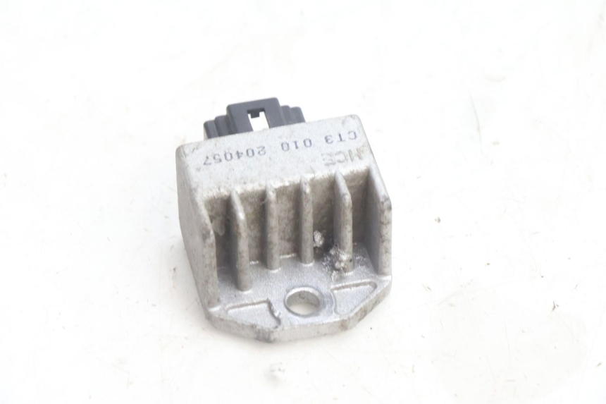 photo de REGOLATORE DI CARICA SYM ORBIT 2 4T 50 (2008 - 2017) - Altra angolazione