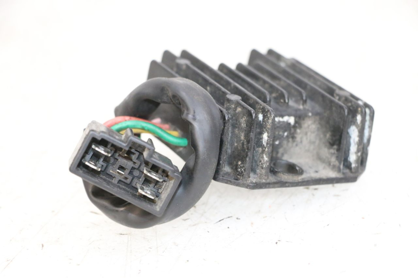 photo de REGOLATORE DI CARICA SYM ORBIT III 3 4T 50 (2018 - 2021) - Primo piano tecnico