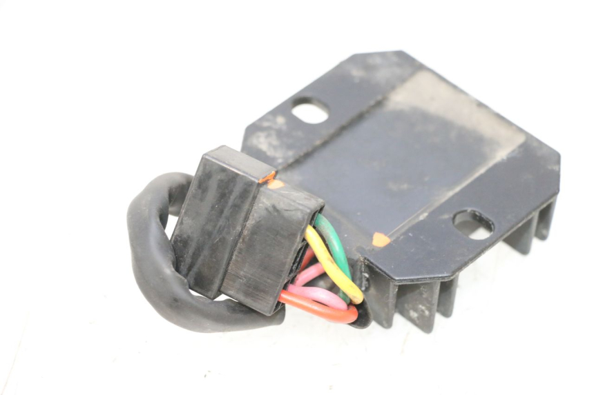 photo de REGOLATORE DI CARICA SYM ORBIT III 3 4T 50 (2018 - 2021) - Altra angolazione