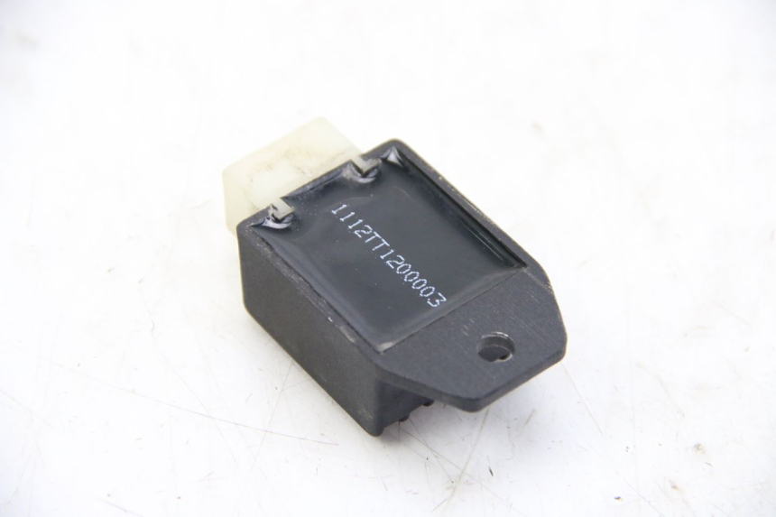 photo de REGOLATORE DI CARICA TNT MOTOR OTTO 2T 50 (2012 - 2018) - Primo piano tecnico