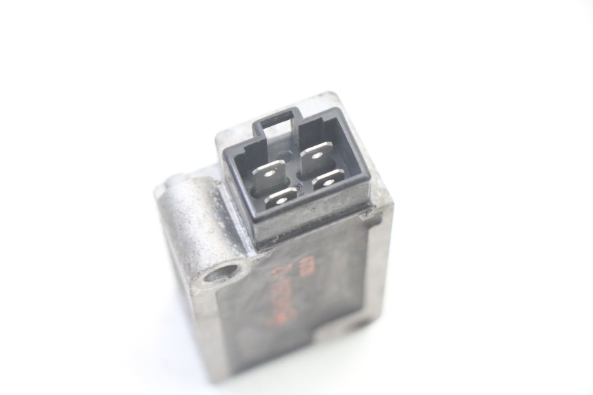 photo de Regolatore di carica MBK OVETTO 4T 50 (2008 - 2016) - Altra angolazione