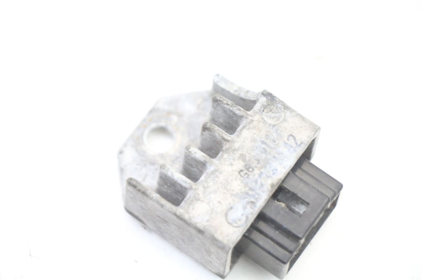 photo de REGOLATORE DI CARICA PEUGEOT CITYSTAR 50 (2013 - 2017) - Dettaglio del componente