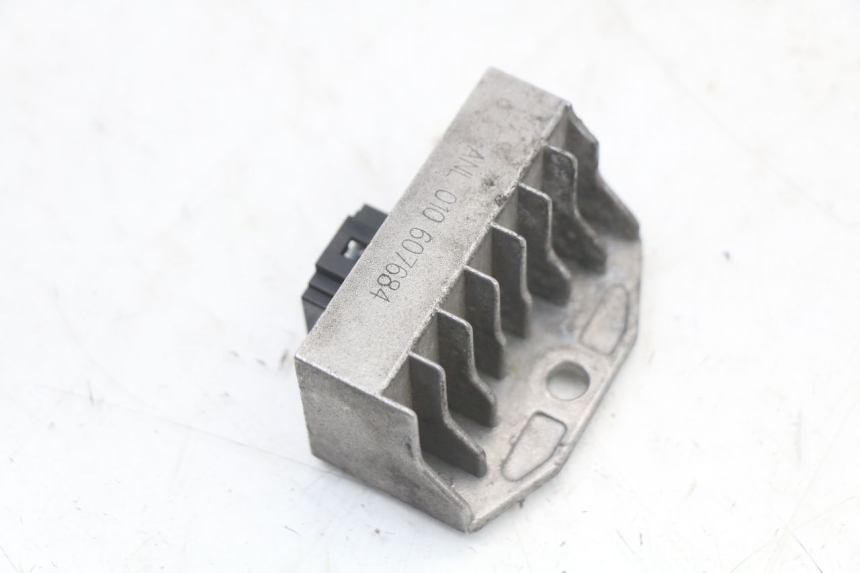 photo de REGOLATORE PEUGEOT DJANGO 125 (2014 - 2017) - Dettaglio del componente