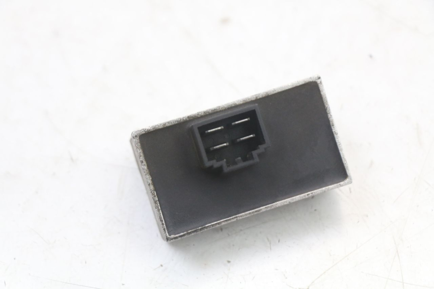 photo de REGOLATORE PEUGEOT DJANGO 125 (2014 - 2017) - Zoom sullo stato d'uso