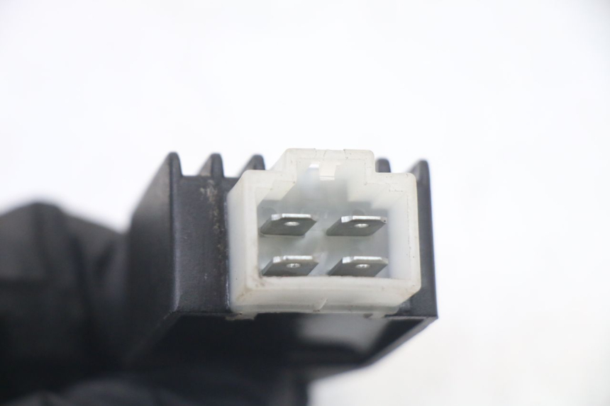 photo de REGOLATORE DI CARICA PEUGEOT KISBEE 2T 50 (2010 - 2017) - Zoom sullo stato d'uso