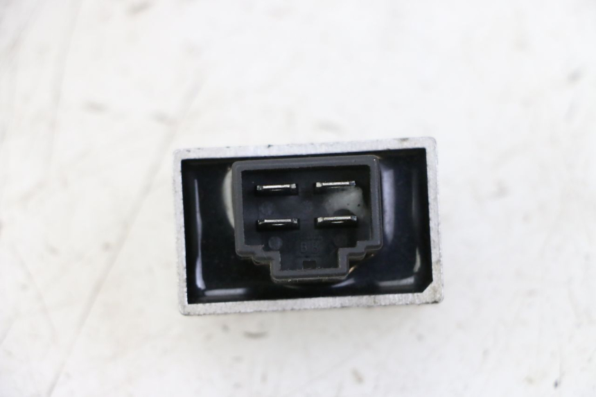 photo de REGOLATORE DI CARICA PEUGEOT KISBEE 4T 50 (2010 - 2017) - Altra angolazione