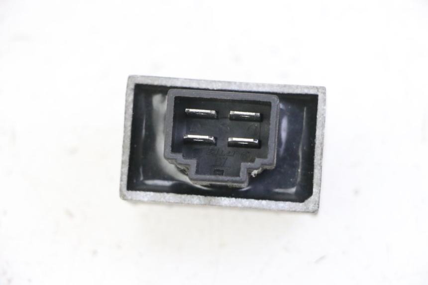 photo de REGOLATORE DI CARICA PEUGEOT TWEET 4T 50 (2014 - 2019) - Dettaglio del componente