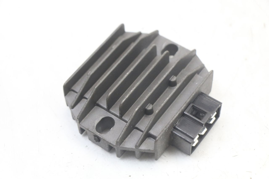 photo de Regolatore di carica PIAGGIO BEVERLY 125 (1998 - 2005) - Vista principale