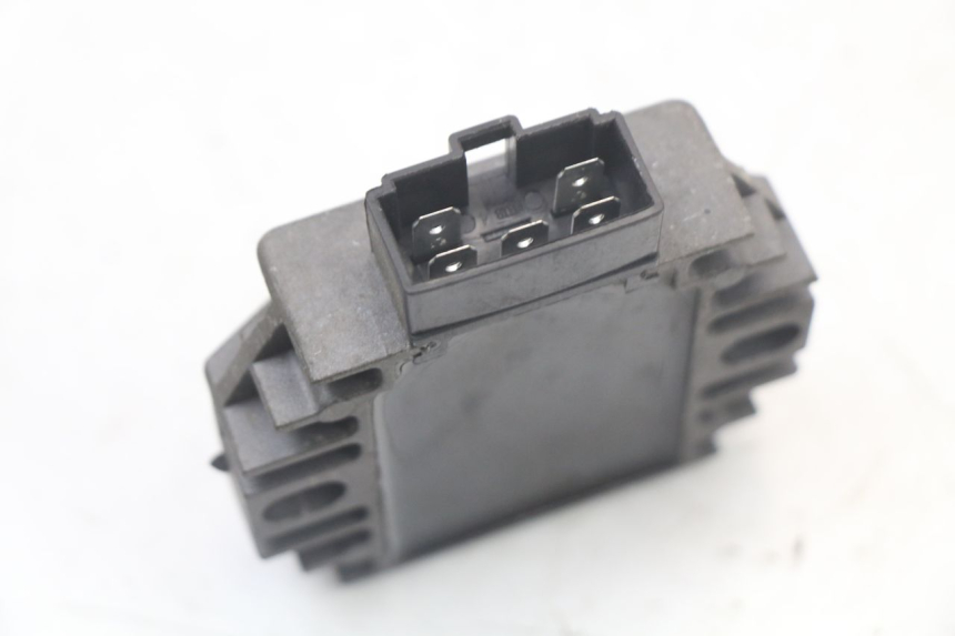 photo de Regolatore di carica PIAGGIO BEVERLY 125 (1998 - 2005) - Zoom sullo stato d'uso