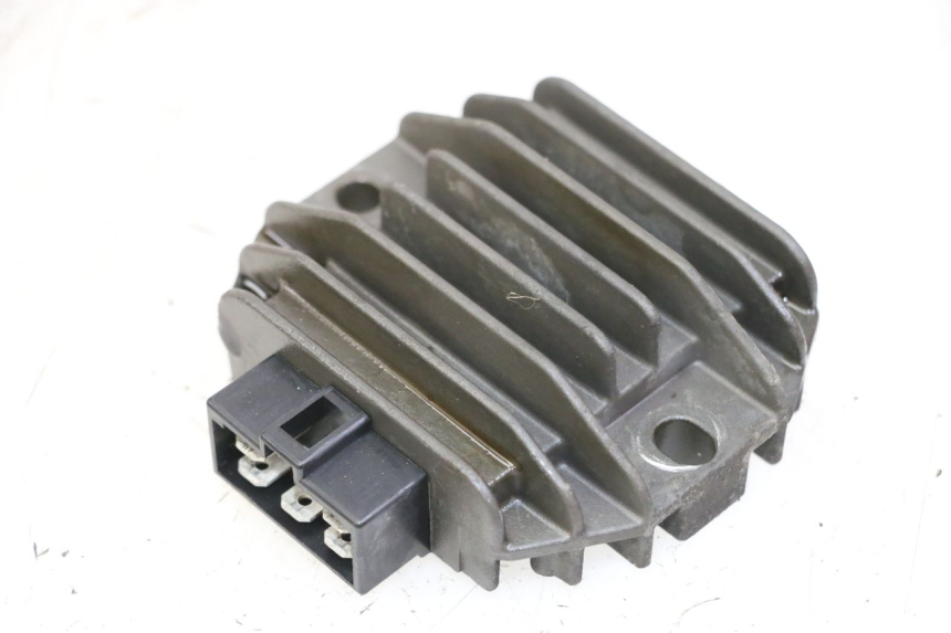 photo de REGOLATORE DI CARICA PIAGGIO MP3 125 (2006 - 2014) - Vista principale