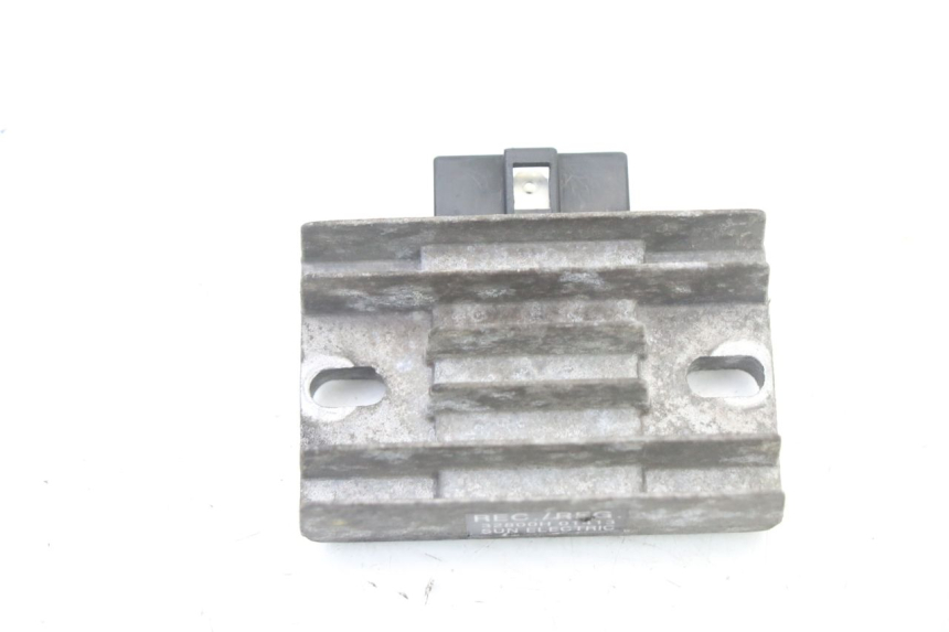 photo de REGOLATORE DI CARICA PIAGGIO VESPA GRANTURISMO 125 (2003 - 2007) - Dettaglio del componente