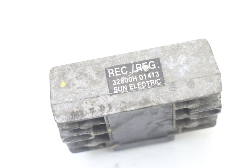 photo de REGOLATORE DI CARICA PIAGGIO VESPA GRANTURISMO 125 (2003 - 2007) - Primo piano tecnico