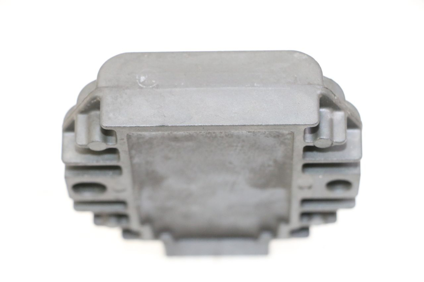 photo de REGOLATORE PIAGGIO VESPA LX 150 (2005 - 2013) - Altra angolazione