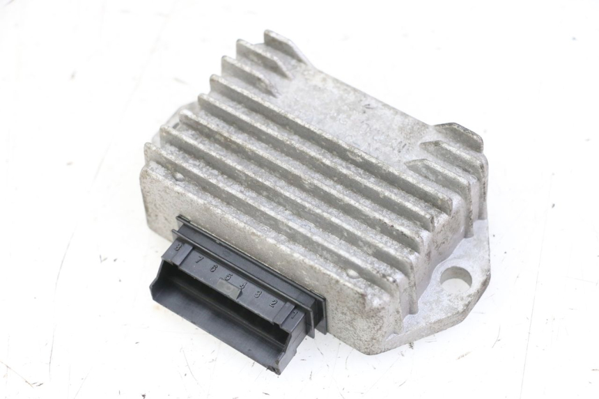 photo de REGOLATORE DI CARICA PIAGGIO VESPA S 2T 50 (2007 - 2014) - Vista principale