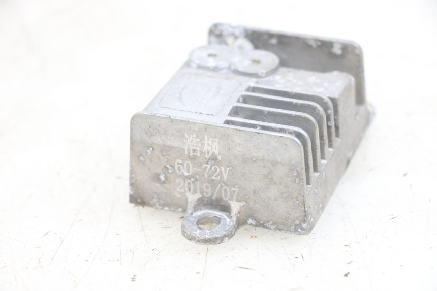 photo de REGOLATORE EFUN PUSA 1 - Dettaglio del componente