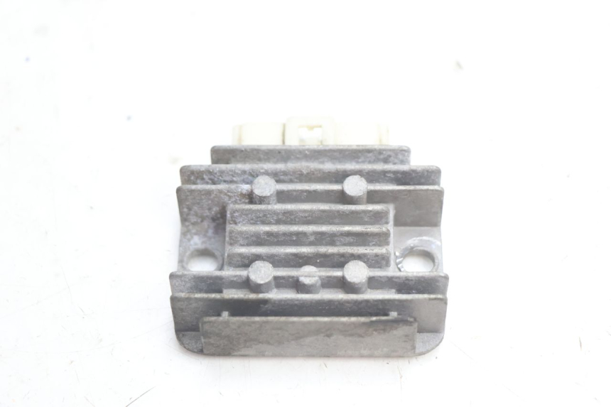 photo de REGOLATORE DI CARICA VASTRO R-ONE 4T 50 (2014 - 2022) - Dettaglio del componente