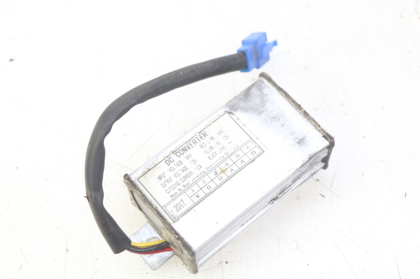 photo de REGOLATORE DI CARICA RED ELECTRIC RED E PRO 1 (2017 - 2019) - Zoom sullo stato d'uso